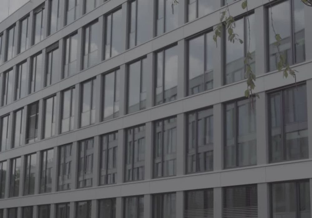 Investment & Advisory